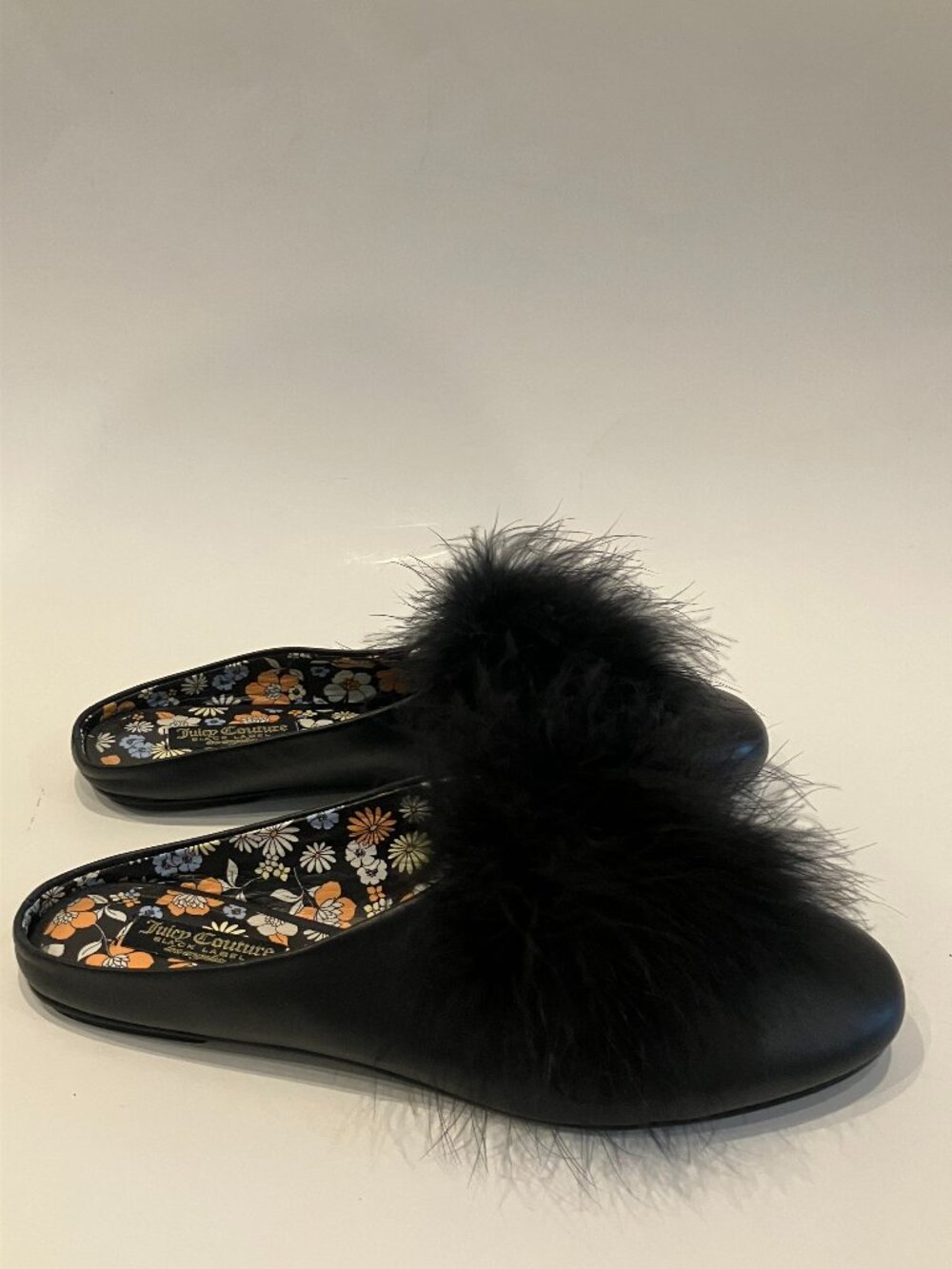 Juicy Couture black leather & fur detail flat, size 9, new without tag